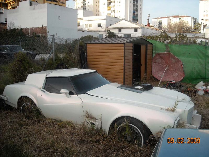 Illustration for article titled Mystery Nightmare Car Plus Bonus NHRA Pace Car Firebird Down On The Spanish Dirt Lot